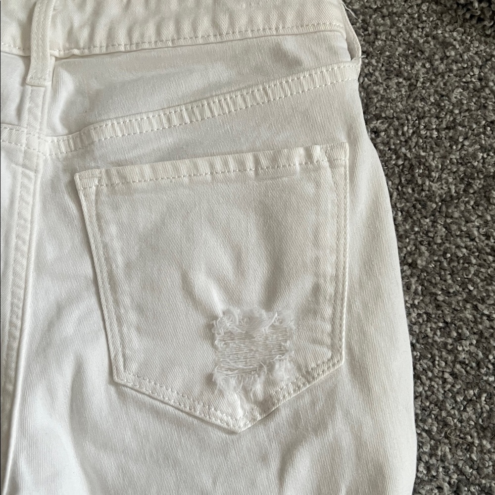 Old Navy White Distressed Skinny Jeans - Picture 7 of 7